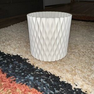 Rotating Makeup Brush Organizer Paint Brushes Organizer White Detailed NWOT